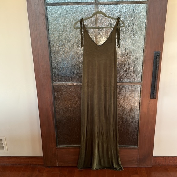 Charli London
Begonia Maxi size Medium - Picture 12 of 13